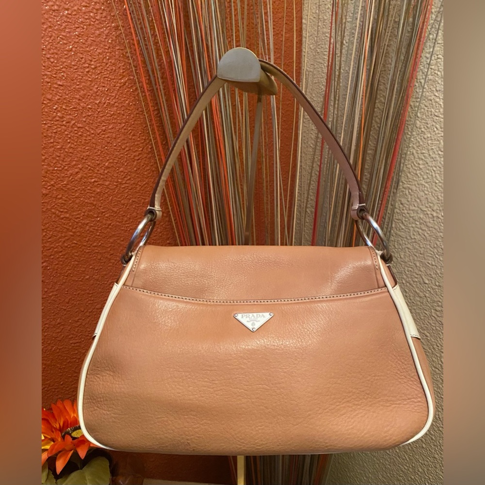Prada Vitello - EUC - Daino Leather Shoulder Bag - Like New, Pristine! - Picture 5 of 16